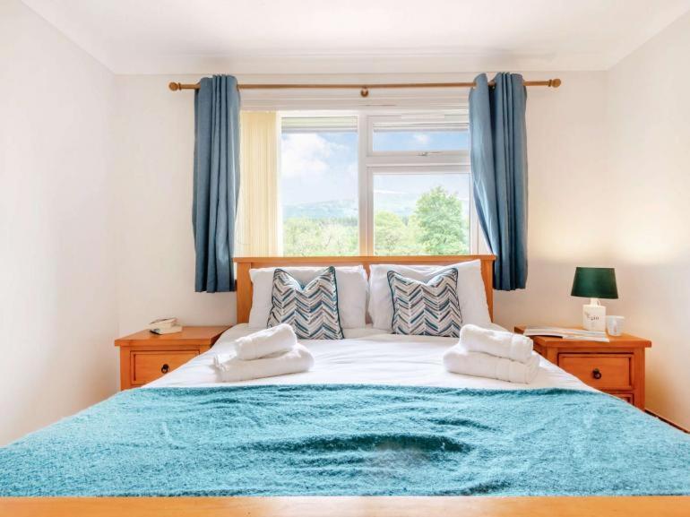 3 Bedroom Luxury Home, Hot Tub, Stunning Views Of Killin, Sitting On The River Dochart Exterior photo